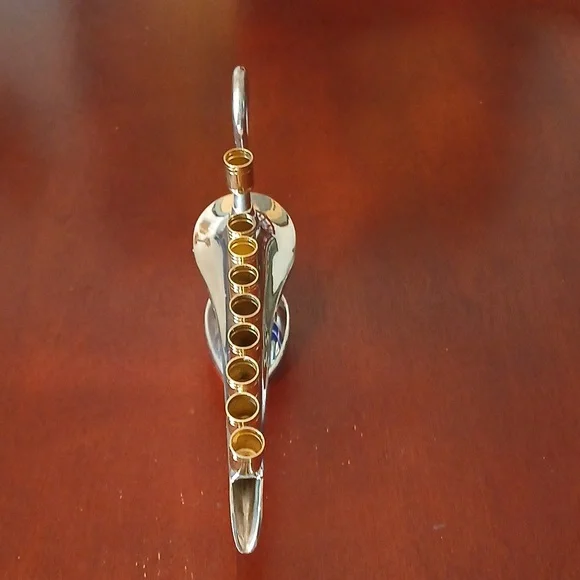 Vintage Hanukkah Menorah Genie Lamp - Picture 3 of 5